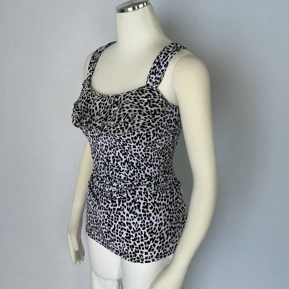 WHBM Leopard Ruffle Top Size Small - Picture 6 of 10